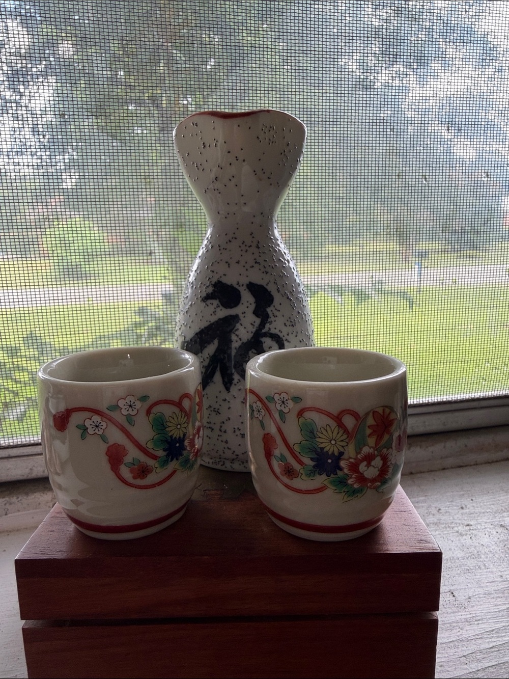 Ceramic Sake Set with Floral Cups - White and Red